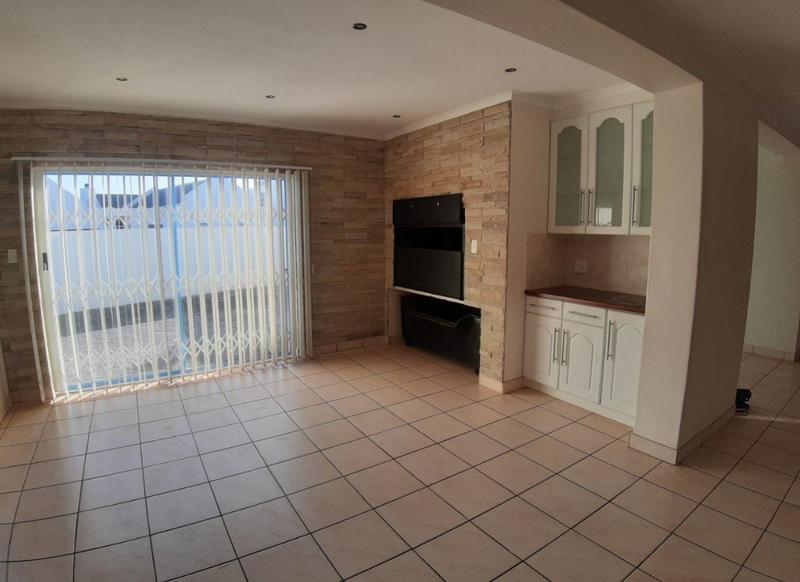 4 Bedroom Property for Sale in Blue Lagoon Western Cape